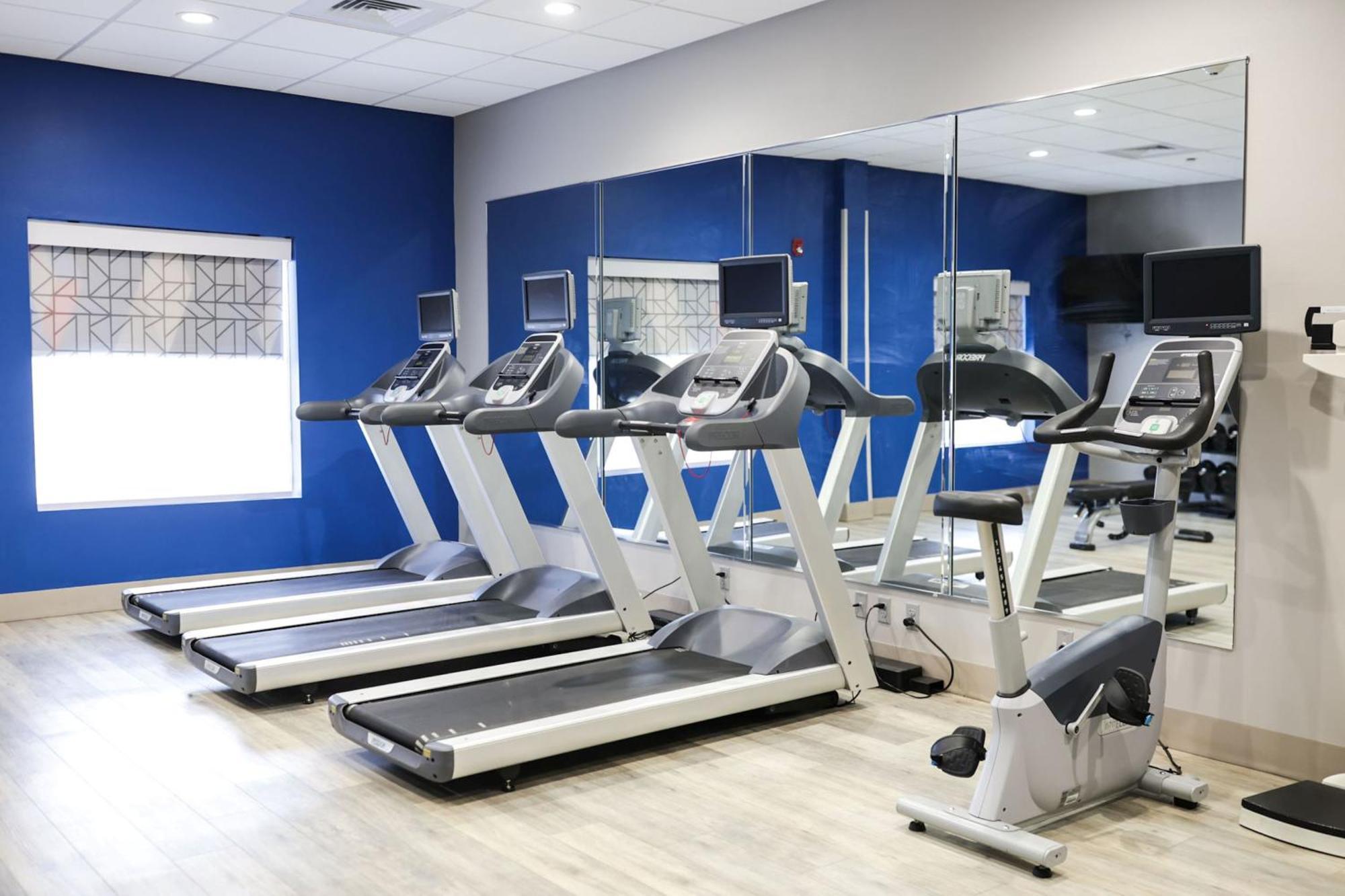 Holiday Inn Express & Suites Memphis Arpt Elvis Presley Blv By Ihg מראה חיצוני תמונה